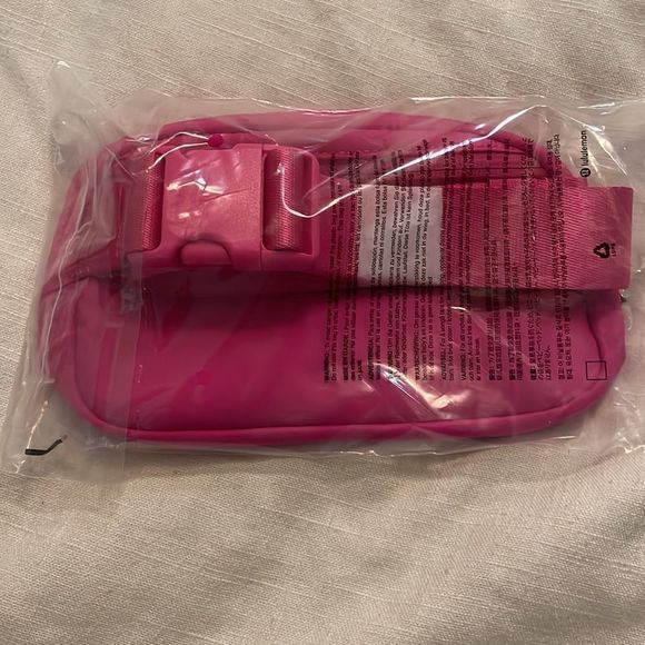 NEW LULULEMON sonic pink everywhere belt bag - Picture 2 of 2